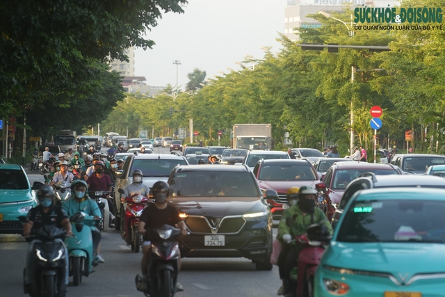 Hiện trạng khu vực xây hầm chui nút giao Cổ Linh - cầu Vĩnh Tuy- Ảnh 8.