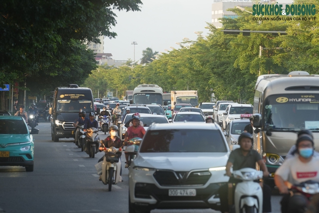 Hiện trạng khu vực xây hầm chui nút giao Cổ Linh - cầu Vĩnh Tuy- Ảnh 6.