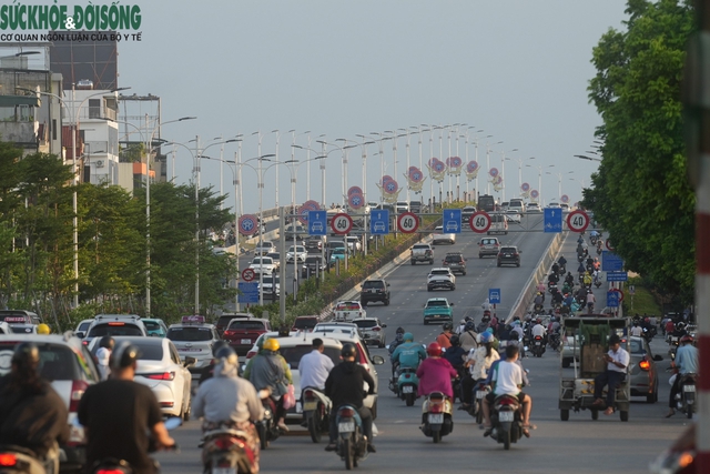 Hiện trạng khu vực xây hầm chui nút giao Cổ Linh - cầu Vĩnh Tuy- Ảnh 4.