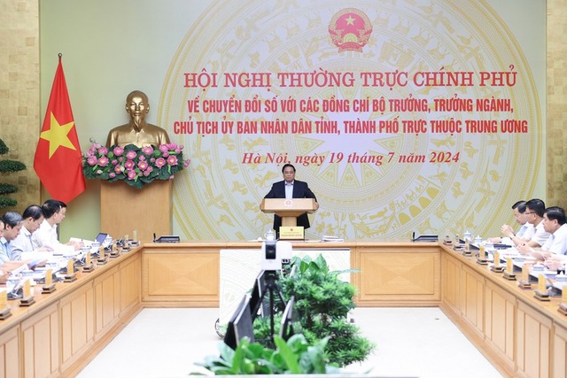 Thủ tướng: Chuyển đổi số đã trở thành xu thế bắt buộc, không thể đảo ngược- Ảnh 1.