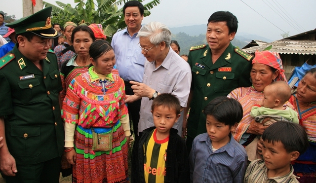 Xúc động hình ảnh Tổng Bí thư Nguyễn Phú Trọng với nhân dân huyện biên giới xa xôi của Thanh Hóa- Ảnh 2.