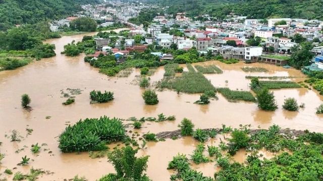 Thủ tướng: Không lơ là, chủ quan, mất cảnh giác trước tình hình mưa lũ, sạt lở đất- Ảnh 1.