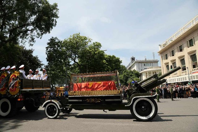 Hình ảnh đoàn linh xa tiễn đưa Tổng Bí thư về nơi an nghỉ cuối cùng- Ảnh 5.