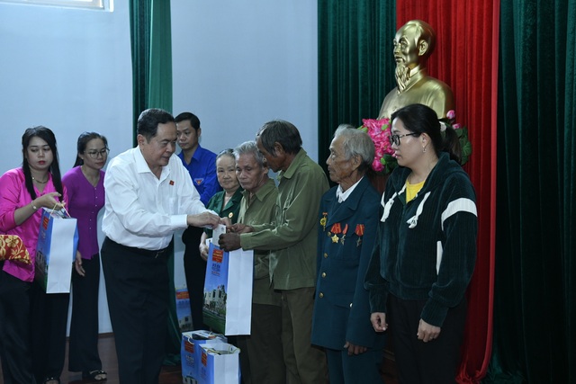 Chủ tịch Quốc hội dâng hương tại Căn cứ Bộ Chỉ huy Quân Giải phóng miền Nam Việt Nam- Ảnh 3.