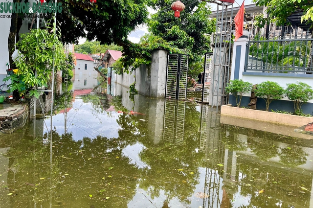 Vùng 'rốn lũ' huyện Chương Mỹ, Hà Nội cô lập trong biển nước- Ảnh 5.