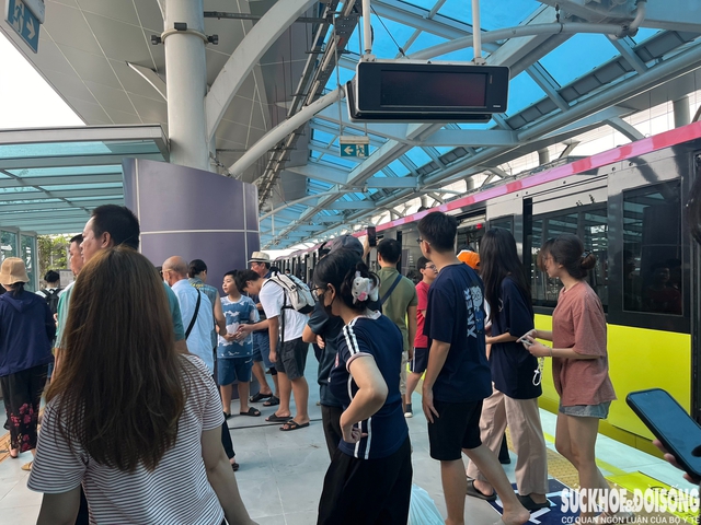 Tuyến metro Nhổn - ga Hà Nội: Người dân phấn khởi vì tiện đi lại, không tắc đường- Ảnh 6.