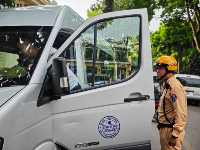 Hạn chế xe ô tô trên 16 chỗ ở phố cổ Hà Nội: Sau 6 tháng, hiệu quả đến đâu?- Ảnh 2.