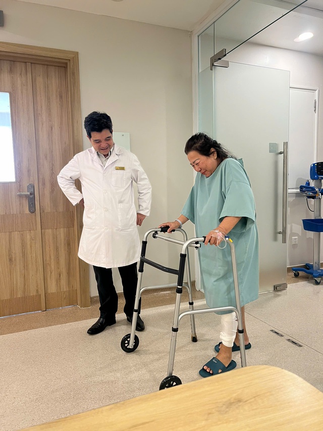 Công nghệ thay khớp 3D trả lại bước đi tự nhiên cho bệnh nhân- Ảnh 2. Công nghệ thay khớp 3D trả lại bước đi tự nhiên cho bệnh nhân- Ảnh 2.