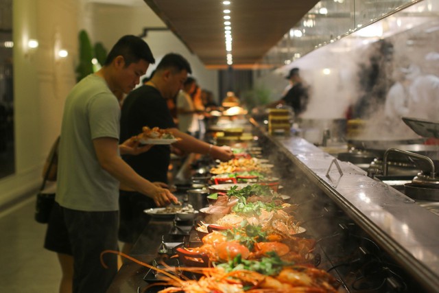 Buffet hải sản Cửu Vân Long: 