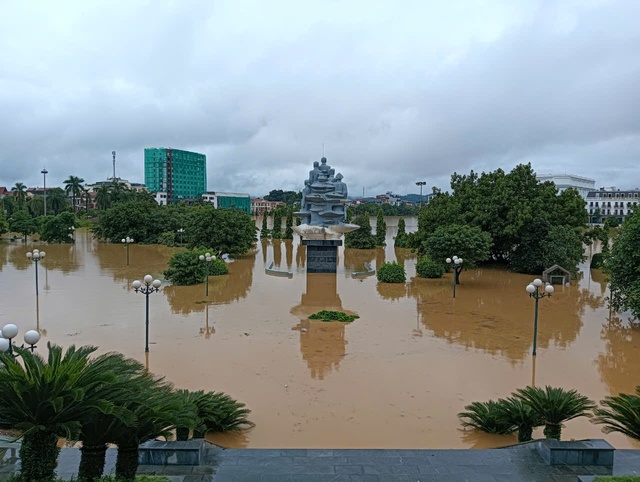 Lũ trên nhiều sông vượt mức lịch sử năm 1968, Hà Nội sẵn sàng sơ tán dân- Ảnh 2.