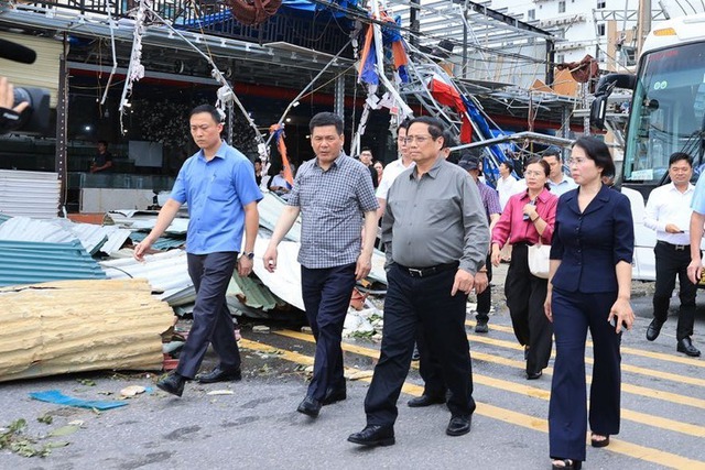 Thủ tướng biểu dương tinh thần sẻ chia của Quảng Ninh, Hải Phòng dù bị thiệt hại nặng do bão số 3- Ảnh 1.