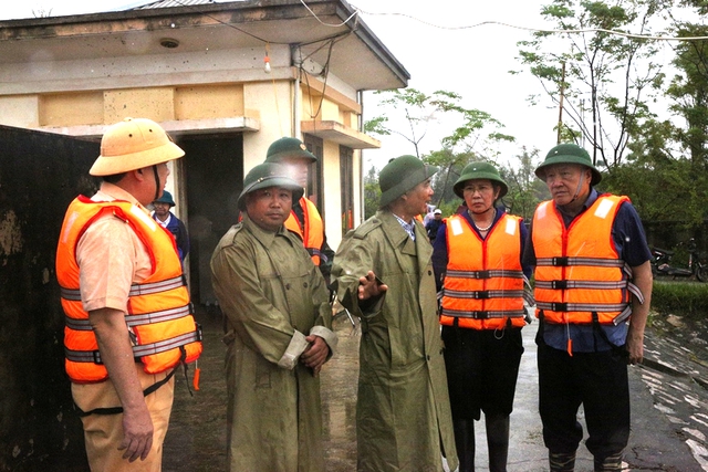 Phó Thủ tướng Thường trực Chính phủ: Hà Nam cần bảo đảm an toàn tuyệt đối cho người dân trước mưa lũ- Ảnh 3.