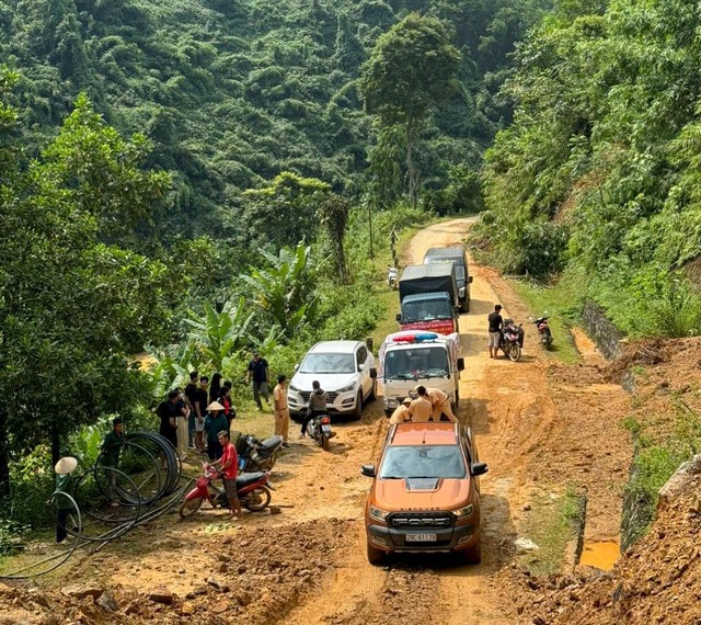 Bệnh viện Thẩm mỹ SiamThailand chung tay cứu trợ bà con vùng lũ Tuyên Quang- Ảnh 1.