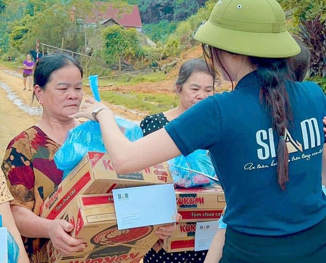 Bệnh viện Thẩm mỹ SiamThailand chung tay cứu trợ bà con vùng lũ Tuyên Quang- Ảnh 2.