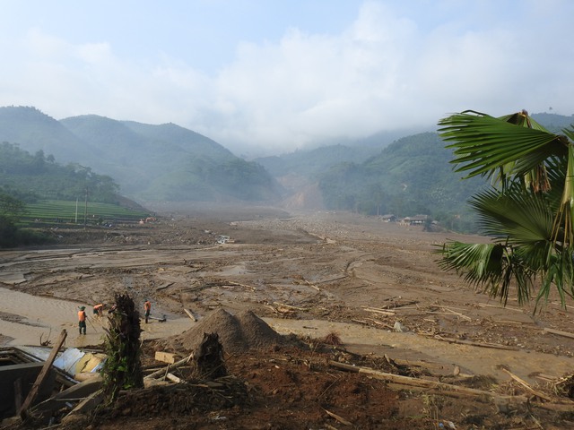 Làng Nủ