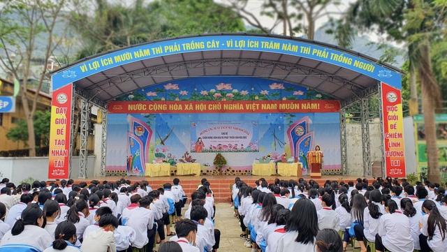 Hà Giang: 72 học sinh nhập viện sau tiệc Trung thu- Ảnh 1.