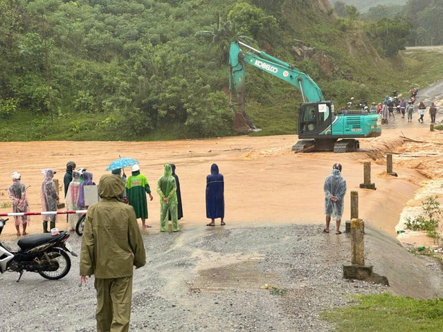 Lũ các sông ở Quảng Trị đang lên, nhiều hộ dân khu tái định cư phải di dời- Ảnh 1.