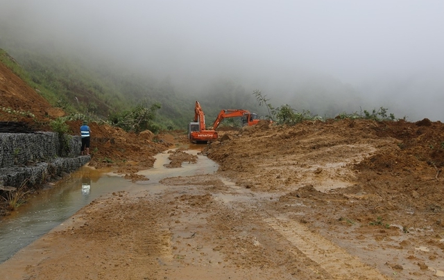 Thông đường lên các huyện vùng cao ở Thanh Hóa- Ảnh 1.