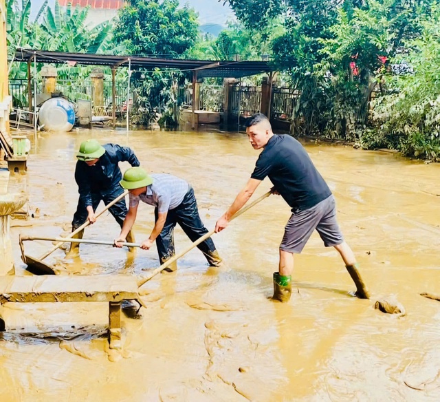 Đứng dậy sau giông bão (3): Triệu trái tim cùng nhịp đập- Ảnh 8.