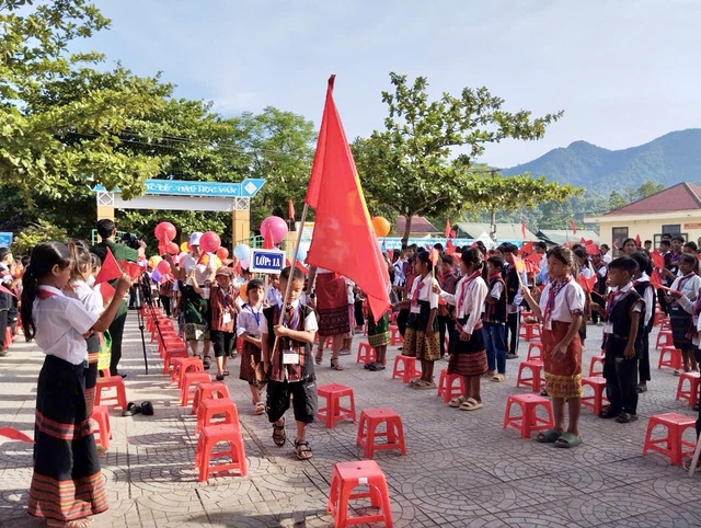 Hình ảnh cô trò vùng cao, biên giới háo hức trong ngày khai giảng- Ảnh 4.