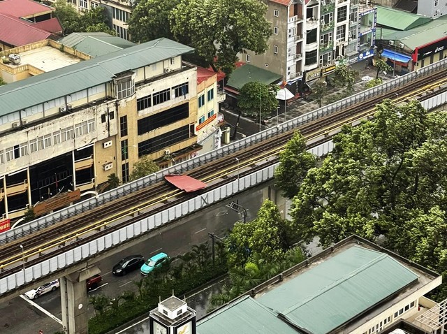 Tàu điện, xe buýt tại Hà Nội dự kiến vận hành trở lại vào chiều nay (8/9)- Ảnh 2.