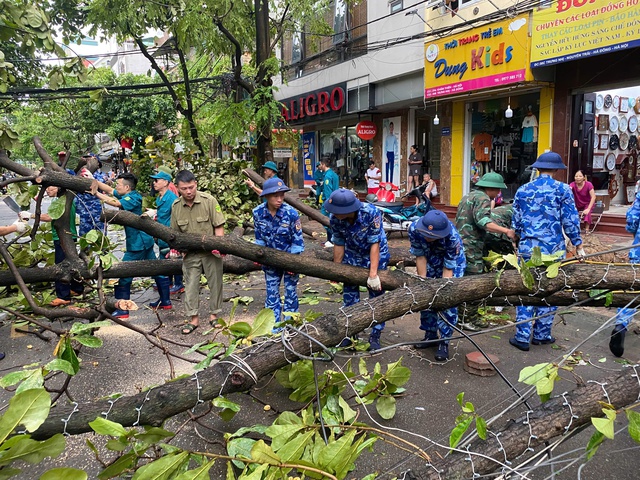 Tàu điện, xe buýt tại Hà Nội dự kiến vận hành trở lại vào chiều nay (8/9)- Ảnh 3.