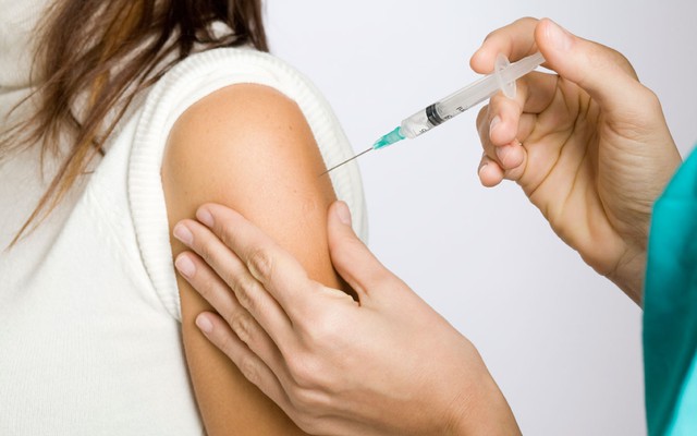 Các vaccine không chỉ bảo bản thân các mẹ mà còn giúp cho thai nhi phát triển tránh khỏi các rủi ro nhất định và thai nhi cũng nhận được miễn dịch thụ động từ mẹ. Ảnh minh họa