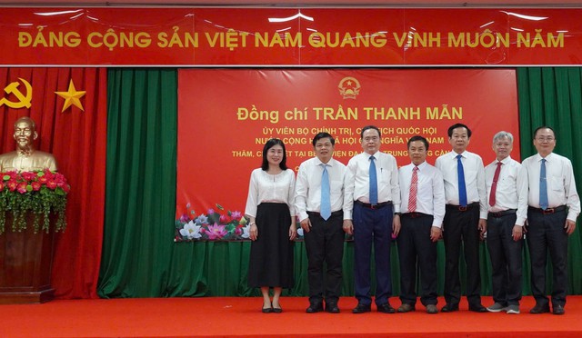 Chủ tịch Quốc hội Trần Thanh Mẫn thăm, chúc Tết BVĐK Trung ương Cần Thơ- Ảnh 1.