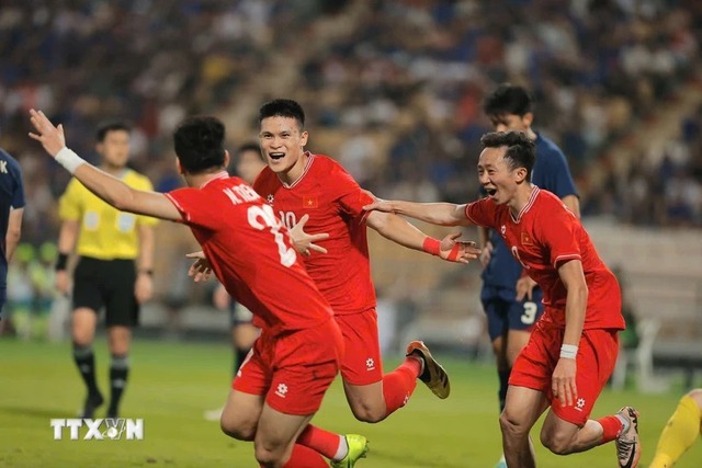 Đánh bại Thái Lan 3-2, Việt Nam vô địch AFF Cup 2024- Ảnh 1.