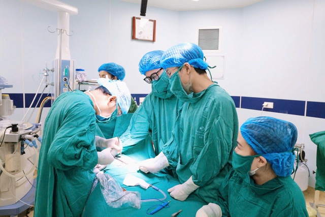 Bé gái chào đời không hậu môn- Ảnh 2. Bé gái chào đời không hậu môn- Ảnh 2.