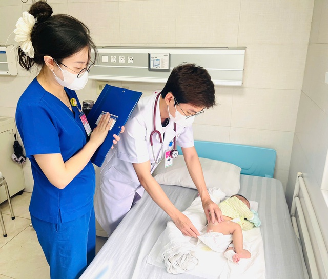 Bé gái chào đời không hậu môn- Ảnh 3. Bé gái chào đời không hậu môn- Ảnh 3.