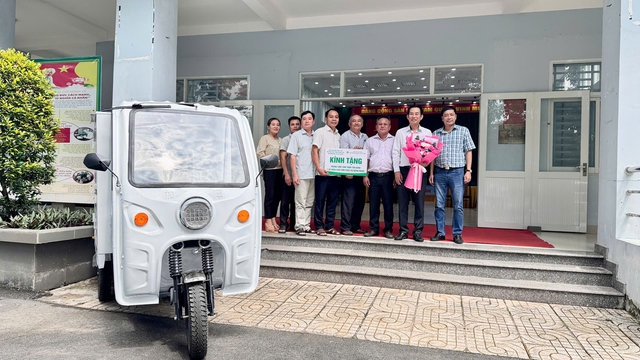 Bệnh viện Lê Văn Thịnh tặng xe điện, hỗ trợ khám bệnh định kỳ tại Trung tâm Điều dưỡng tâm thần Tân Định- Ảnh 1.