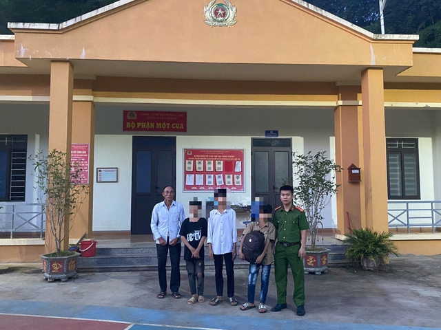 Nghe lời người lạ trên mạng, 3 học sinh nhỏ tuổi bỏ nhà đi 'lập nghiệp'- Ảnh 1. Nghe lời người lạ trên mạng, 3 học sinh nhỏ tuổi bỏ nhà đi 'lập nghiệp'- Ảnh 1.