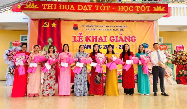Trường THPT Mai Hắc Đế: 20 năm thử lửa thành vàng- Ảnh 4. Trường THPT Mai Hắc Đế: 20 năm thử lửa thành vàng- Ảnh 4.