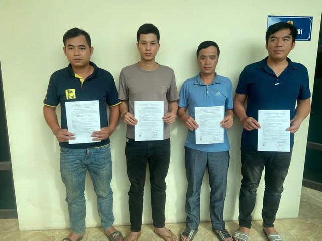 Vạch trần thủ đoạn lừa đảo của nhóm thanh niên 'đập đá tìm ngọc' - Ảnh 1. Vạch trần thủ đoạn lừa đảo của nhóm thanh niên 'đập đá tìm ngọc' - Ảnh 1.