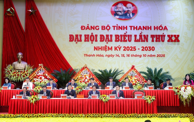 Thủ tướng tin tưởng Thanh Hóa sẽ phát triển mạnh mẽ, là một trong những động lực tăng trưởng của cả nước- Ảnh 2. Thủ tướng tin tưởng Thanh Hóa sẽ phát triển mạnh mẽ, là một trong những động lực tăng trưởng của cả nước- Ảnh 2.
