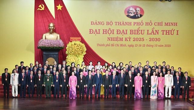 Ra mắt Ủy ban Kiểm tra Thành ủy TPHCM khóa I, nhiệm kỳ 2025–2030- Ảnh 2. Ra mắt Ủy ban Kiểm tra Thành ủy TPHCM khóa I, nhiệm kỳ 2025–2030- Ảnh 2.