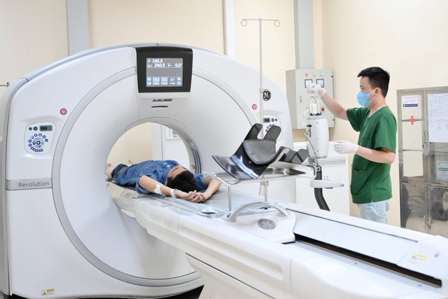 Dự thảo Báo cáo chính trị trình Đại hội XIV: Xây dựng hệ thống y tế công bằng, chất lượng, hiệu quả, bền vững- Ảnh 1. Dự thảo Báo cáo chính trị trình Đại hội XIV: Xây dựng hệ thống y tế công bằng, chất lượng, hiệu quả, bền vững- Ảnh 1.