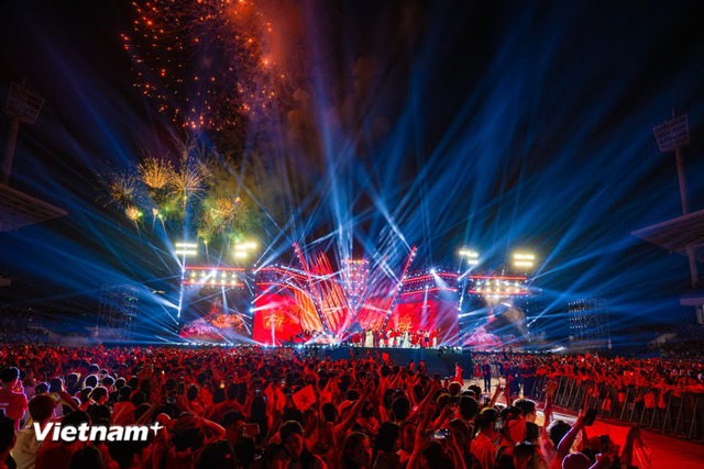 Diện mạo mới của Concert quốc gia 'Tổ quốc trong tim' trên màn ảnh rộng- Ảnh 1. Diện mạo mới của Concert quốc gia 'Tổ quốc trong tim' trên màn ảnh rộng- Ảnh 1.