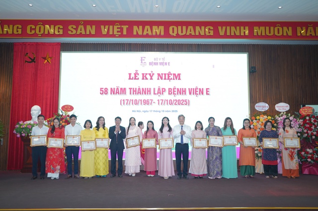 Bệnh viện E kỷ niệm 58 năm thành lập, hướng tới hoàn thiện bệnh án điện tử vì sự hài lòng của người bệnh- Ảnh 6. Bệnh viện E kỷ niệm 58 năm thành lập, hướng tới hoàn thiện bệnh án điện tử vì sự hài lòng của người bệnh- Ảnh 6.