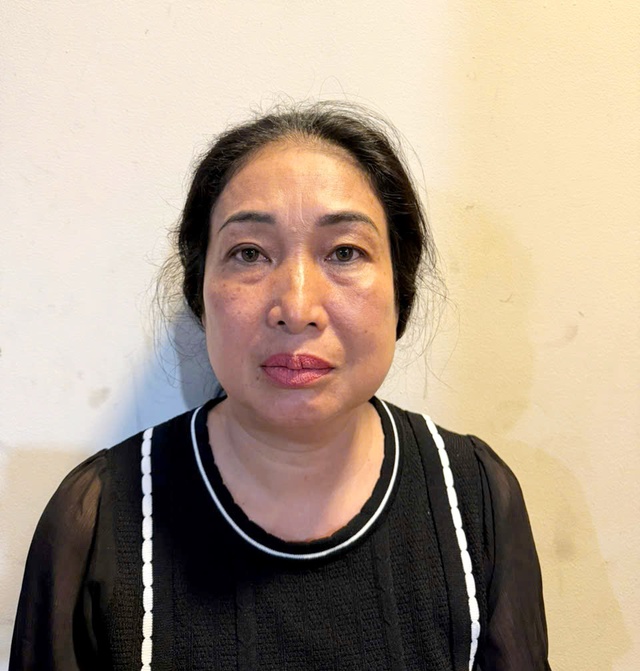Tạm giữ đối tượng có hành vi chống đối, ném chất bẩn vào lực lượng công an- Ảnh 1.