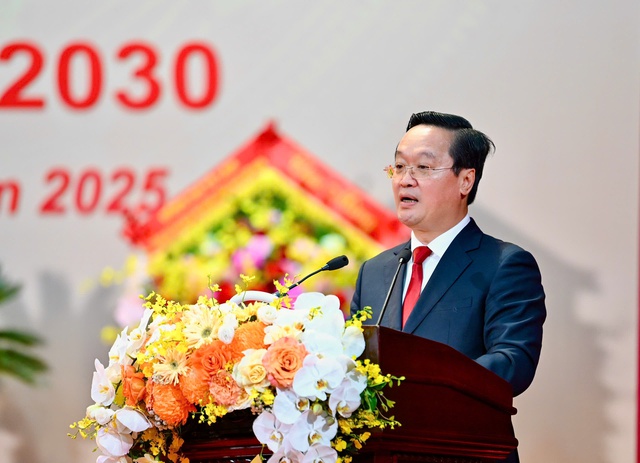 Ông Nguyễn Đức Trung tái đắc cử Bí thư Tỉnh ủy Nghệ An
- Ảnh 2.