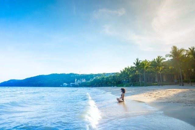Lý do Phú Quốc được ca ngợi là nơi tuyệt vời cho người nước ngoài sống và định cư?- Ảnh 1. Lý do Phú Quốc được ca ngợi là nơi tuyệt vời cho người nước ngoài sống và định cư?- Ảnh 1.