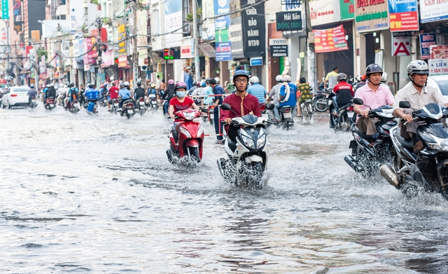 Mùa mưa kéo dài 2025: Nguy cơ dịch cúm tăng cao- Ảnh 1. Mùa mưa kéo dài 2025: Nguy cơ dịch cúm tăng cao- Ảnh 1.