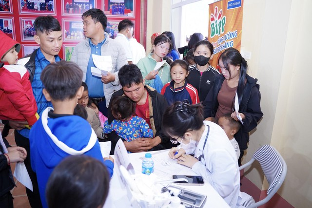 Hành trình của nắng ấm: DHG Pharma cùng y bác sĩ đến với Tả Củ Tỷ- Ảnh 3. Hành trình của nắng ấm: DHG Pharma cùng y bác sĩ đến với Tả Củ Tỷ- Ảnh 3.