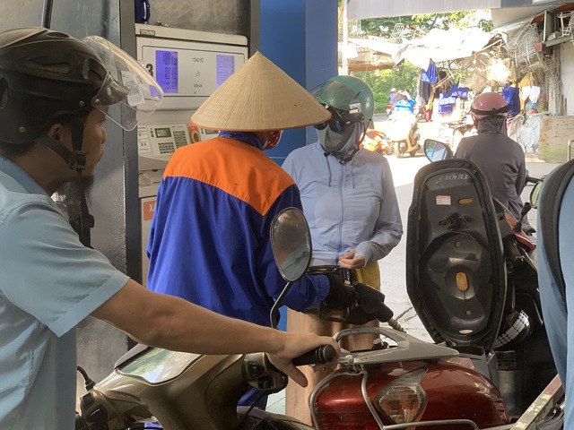 Giá xăng có thể quay đầu giảm trong kỳ điều hành ngày mai- Ảnh 1. Giá xăng có thể quay đầu giảm trong kỳ điều hành ngày mai- Ảnh 1.