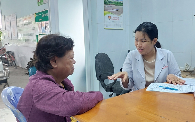 'Làn gió mới' trạm y tế ở TPHCM: Khi bác sĩ mang niềm tin đến với người dân- Ảnh 3. 'Làn gió mới' trạm y tế ở TPHCM: Khi bác sĩ mang niềm tin đến với người dân- Ảnh 3.