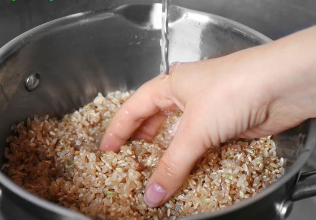 Ngâm gạo lứt trước khi nấu có tác dụng gì?- Ảnh 3. Ngâm gạo lứt trước khi nấu có tác dụng gì?- Ảnh 3.