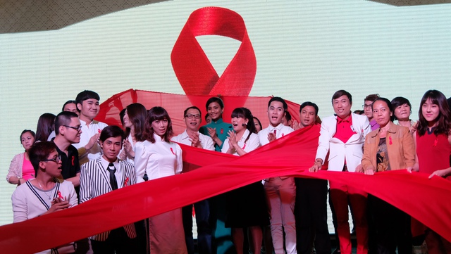 'Giải Báo chí về phòng, chống HIV/AIDS': Lan tỏa sức mạnh nhân văn, quyết tâm chấm dứt Đại dịch vào năm 2030- Ảnh 3. 'Giải Báo chí về phòng, chống HIV/AIDS': Lan tỏa sức mạnh nhân văn, quyết tâm chấm dứt Đại dịch vào năm 2030- Ảnh 3.