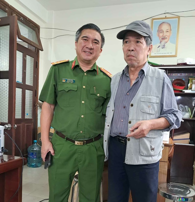 "Công an là bạn dân"- Ảnh 1. "Công an là bạn dân"- Ảnh 1.
